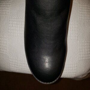 NWT Women boots